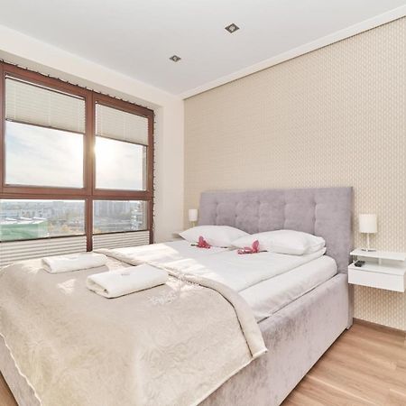 Apartment Wroclaw Krakowska With Balcony And Free Garage By Noclegi Renters Buitenkant foto