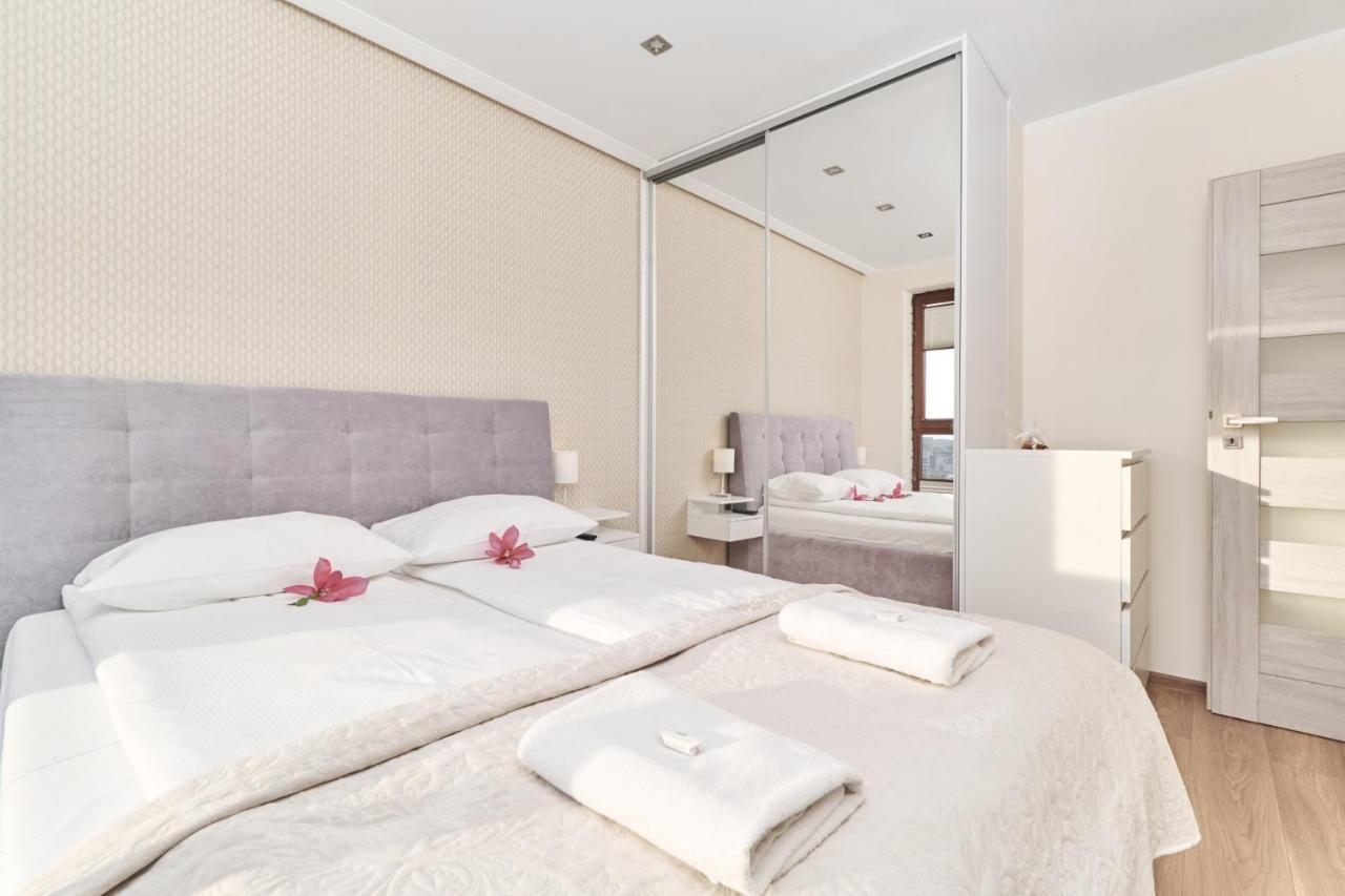 Apartment Wroclaw Krakowska With Balcony And Free Garage By Noclegi Renters Buitenkant foto