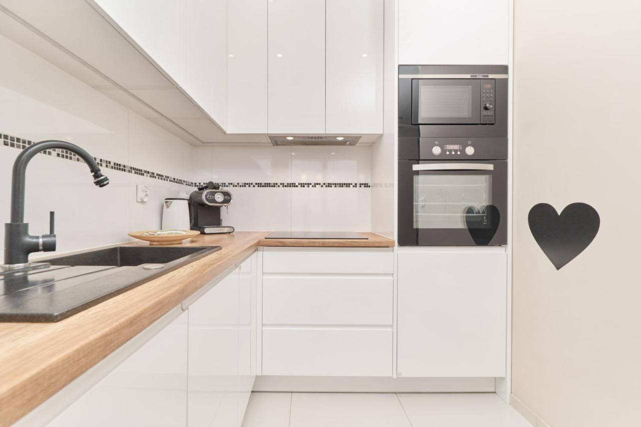 Apartment Wroclaw Krakowska With Balcony And Free Garage By Noclegi Renters Buitenkant foto
