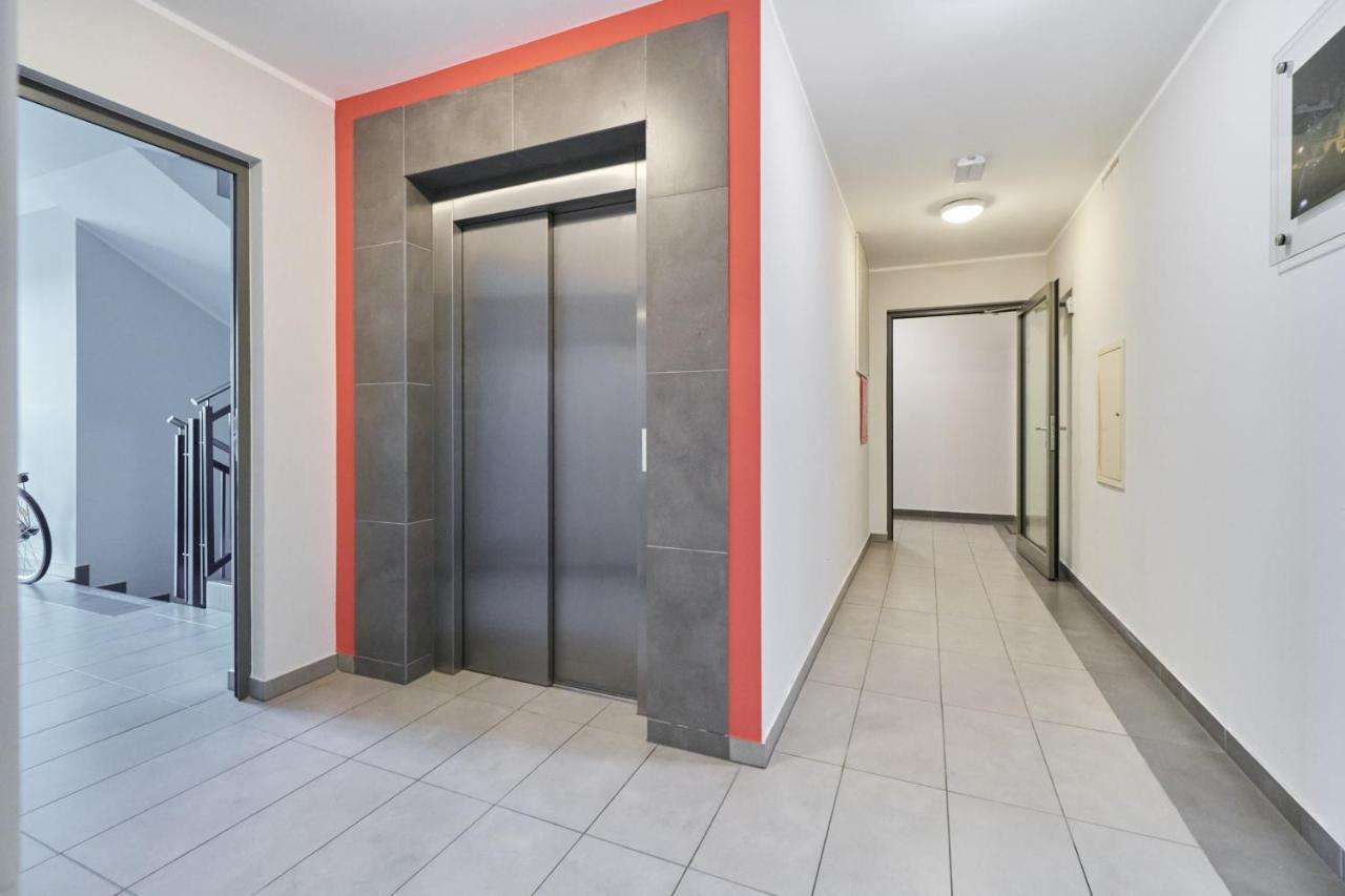 Apartment Wroclaw Krakowska With Balcony And Free Garage By Noclegi Renters Buitenkant foto