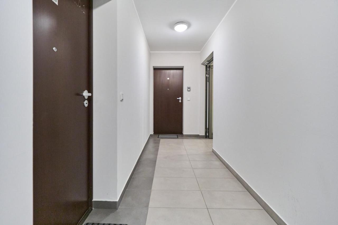 Apartment Wroclaw Krakowska With Balcony And Free Garage By Noclegi Renters Buitenkant foto