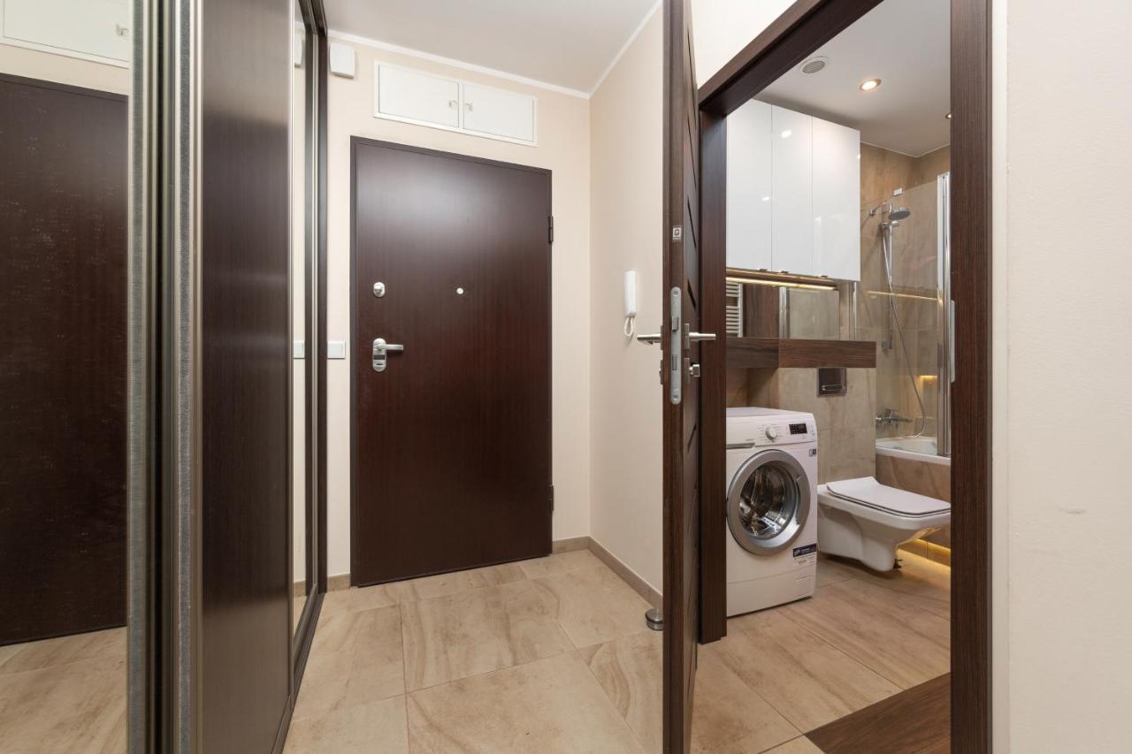 Apartment Wroclaw Krakowska With Balcony And Free Garage By Noclegi Renters Buitenkant foto