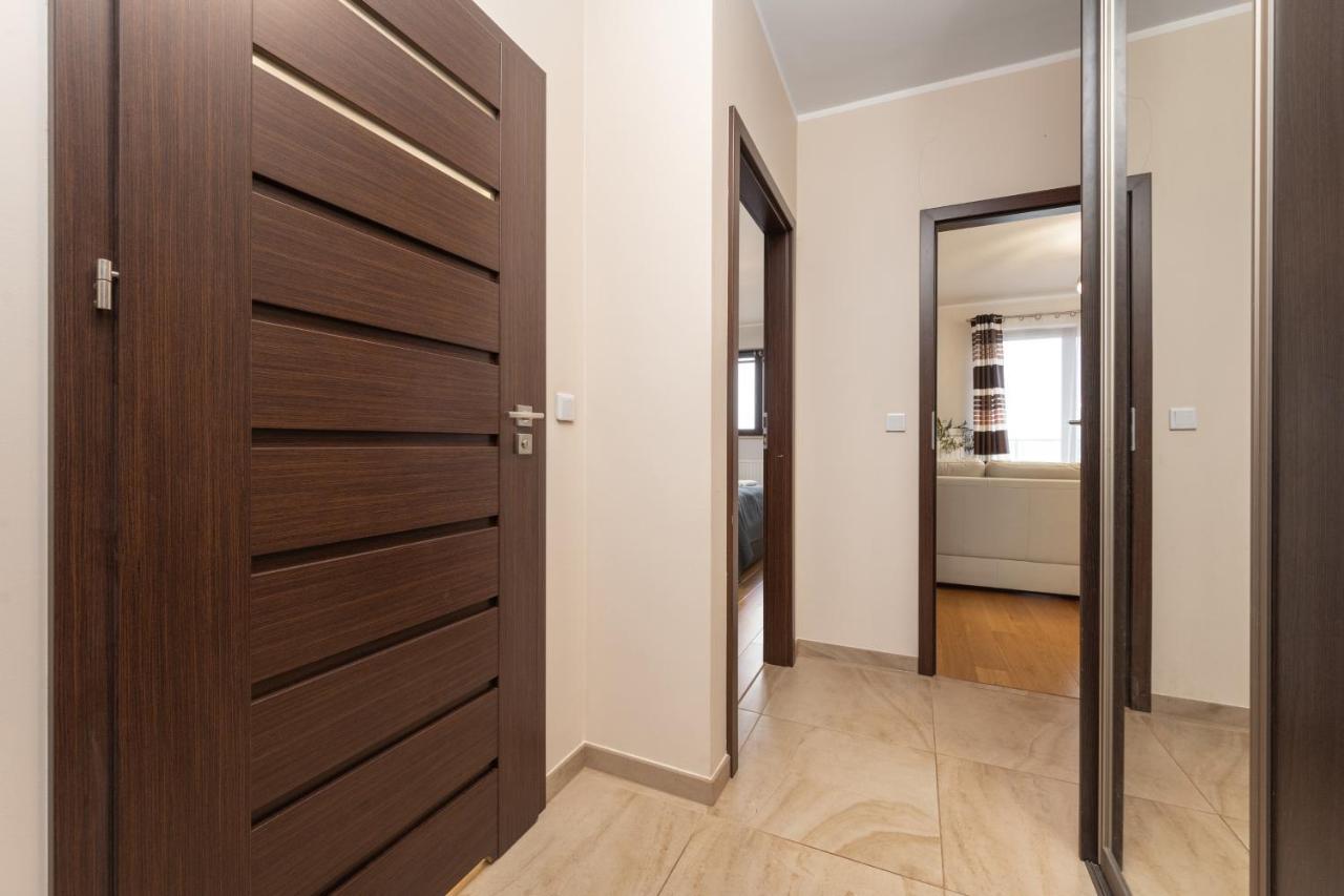 Apartment Wroclaw Krakowska With Balcony And Free Garage By Noclegi Renters Buitenkant foto